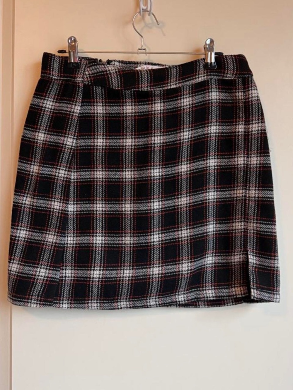 Small black and red plaid mini skirt from Tinseltown